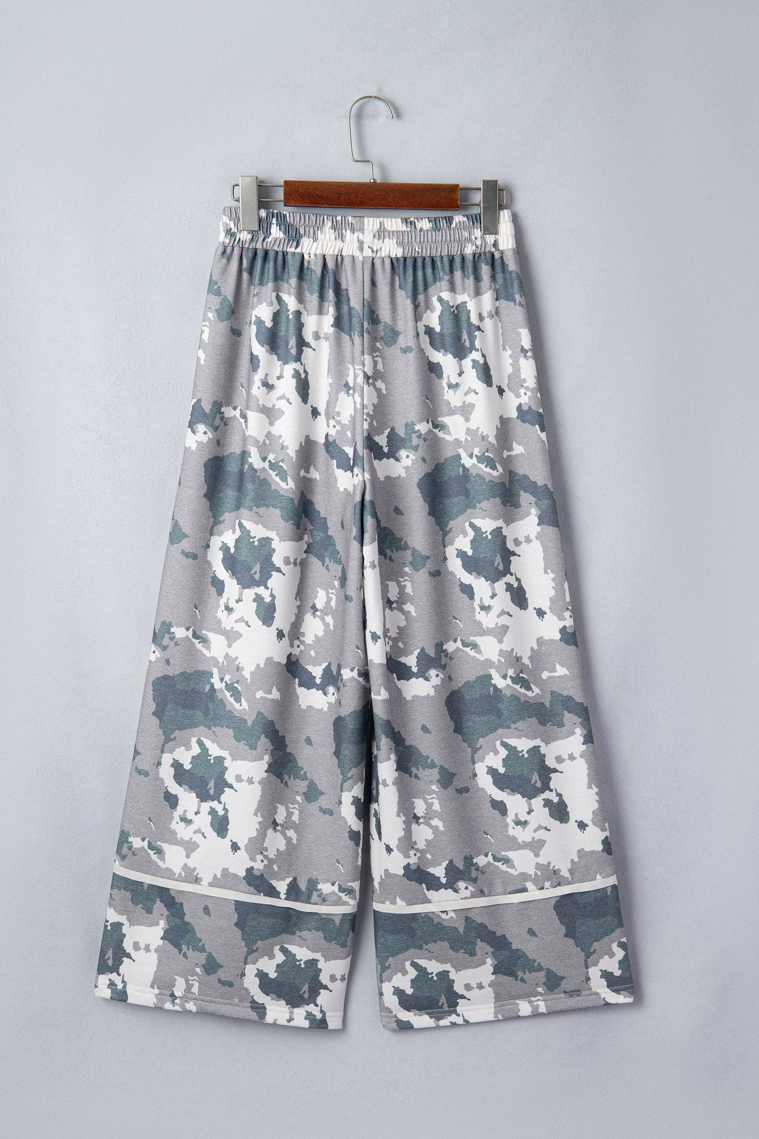 Brown Camouflage Print Contrast Lace-up Raw Edge Pocketed Loose Pants