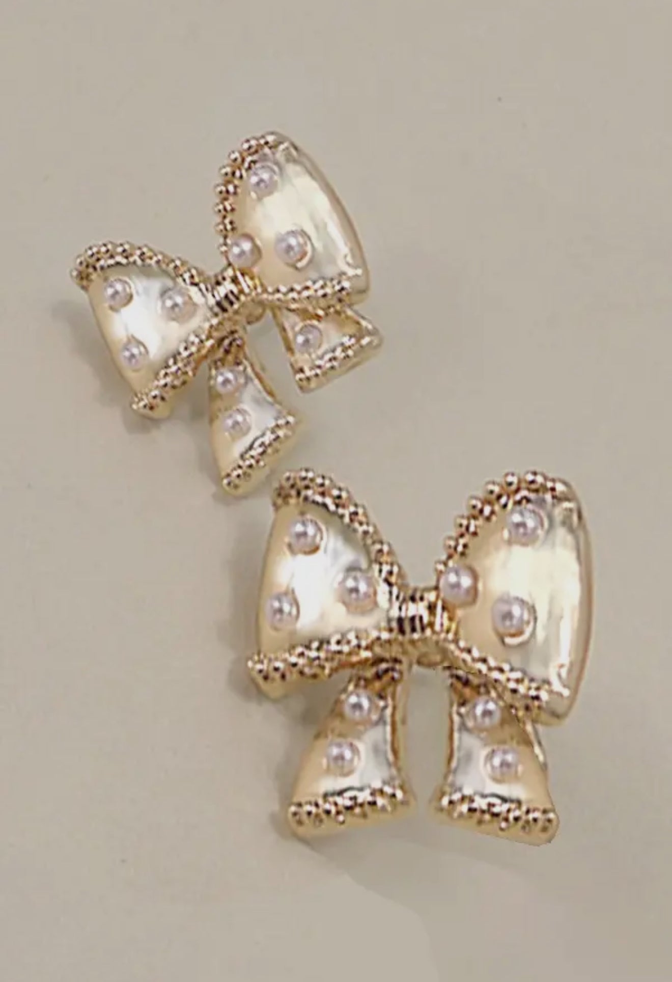 Bow Pearl Stud Earrings