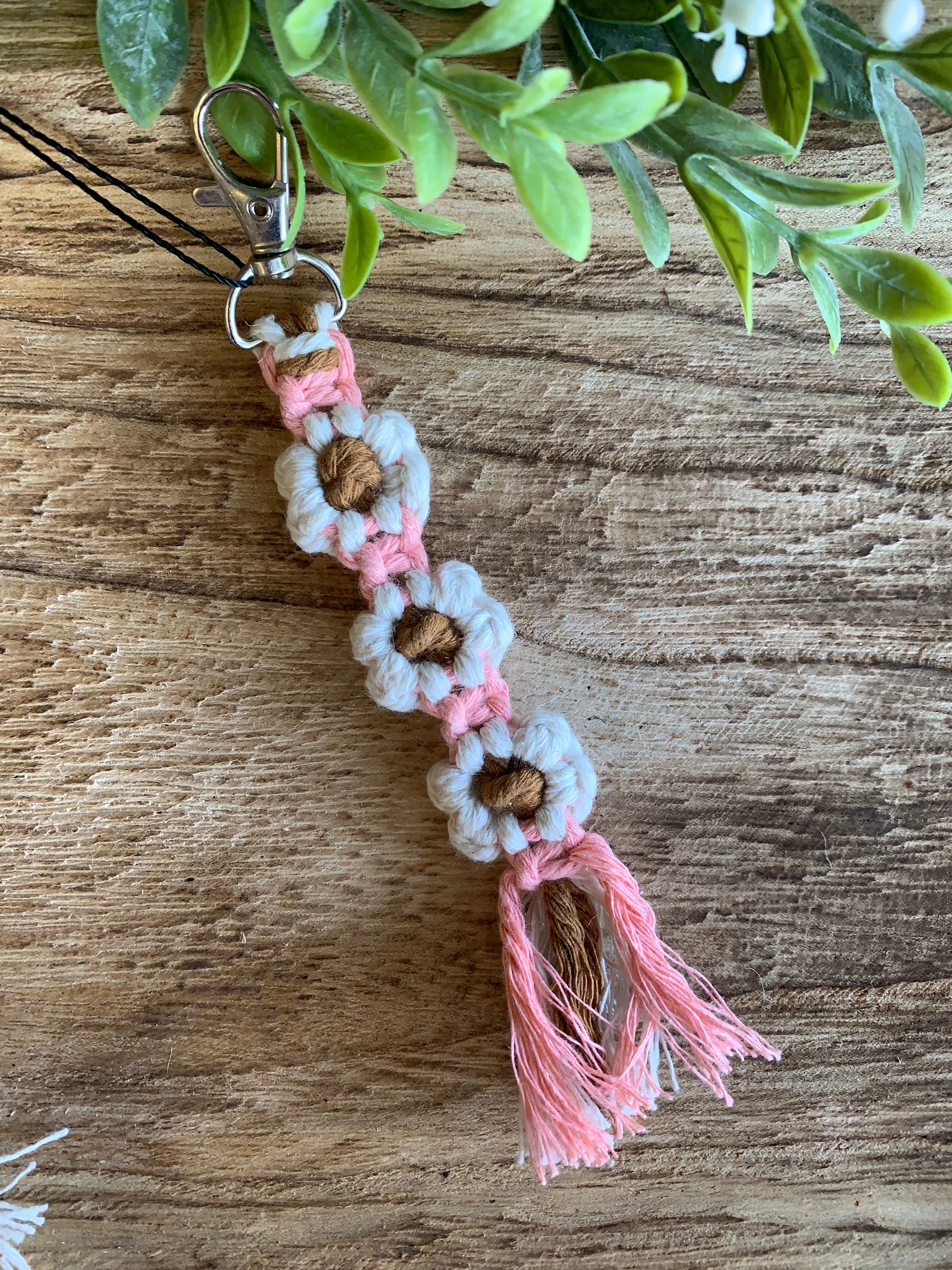 Macrame Daisy Flower Keychain