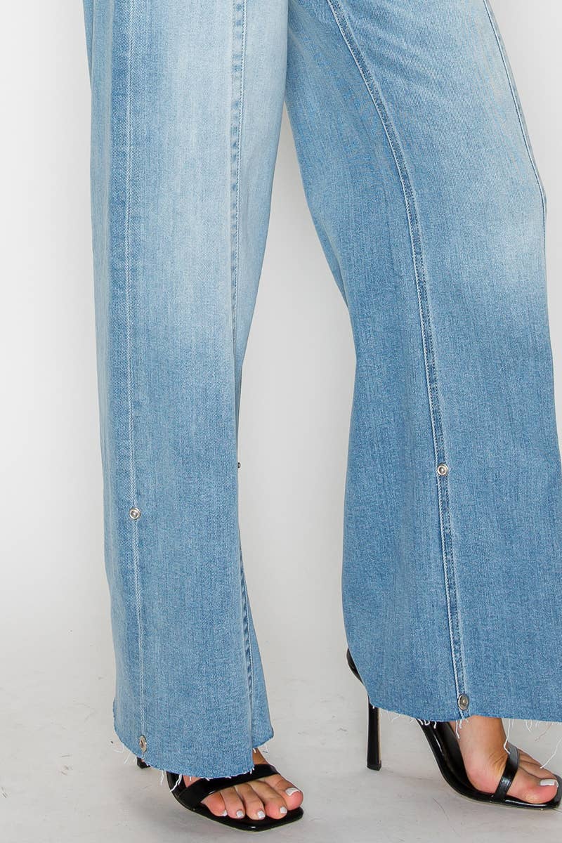 INSEAM TRANSFORM  MID RISE WIDE LEG JEANS