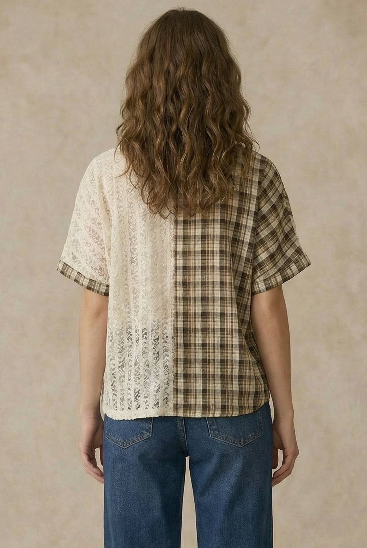 PRINT HALF CHEKER SHORT SLEEVES V NECK TOP