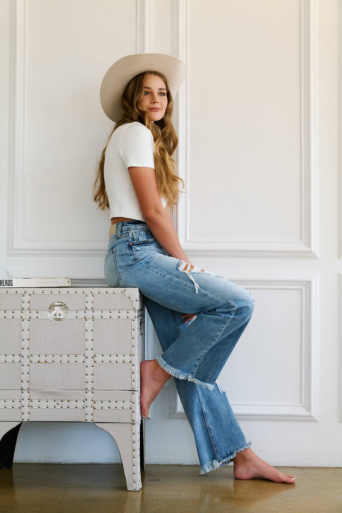 HIGH RISE WIDE LEG JEANS
